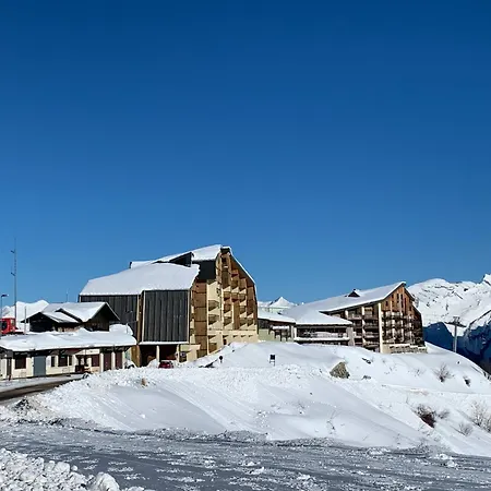 1600, Au Pied Samoëns