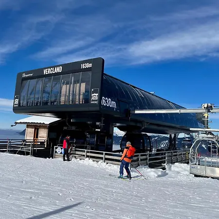 1600, Au Pied Samoëns
